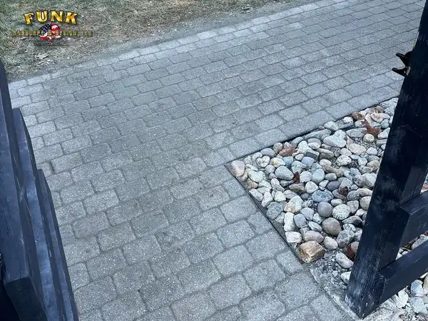 Paver patio corner with stone border detail, by Funk Landscape & Design